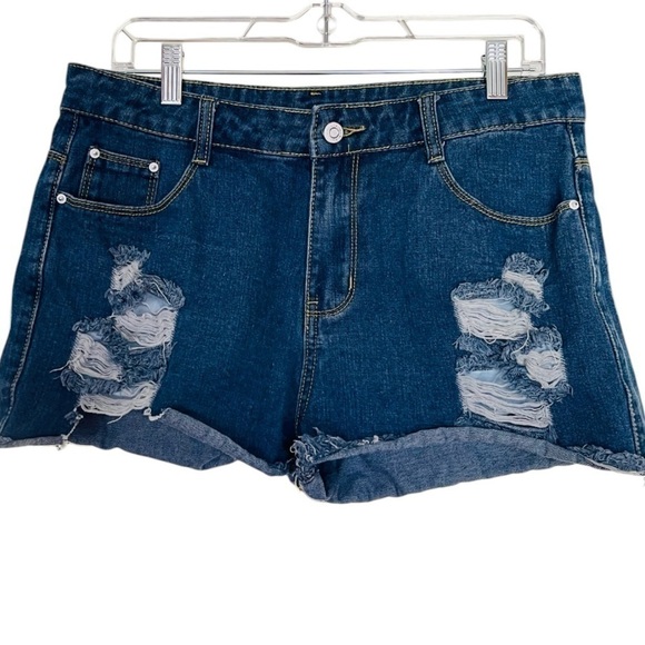 Chouyatou Distressed Raw Hem Denim Shorts - Picture 2 of 5